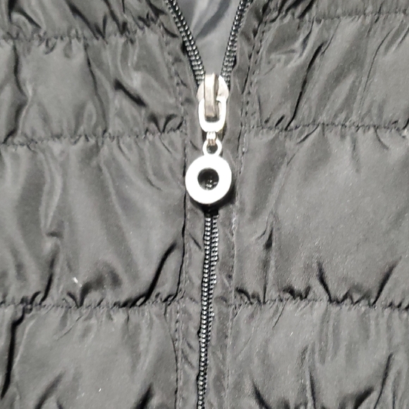 Black Quilted Puffer Vest with Stand-Up Collar - Picture 3 of 5